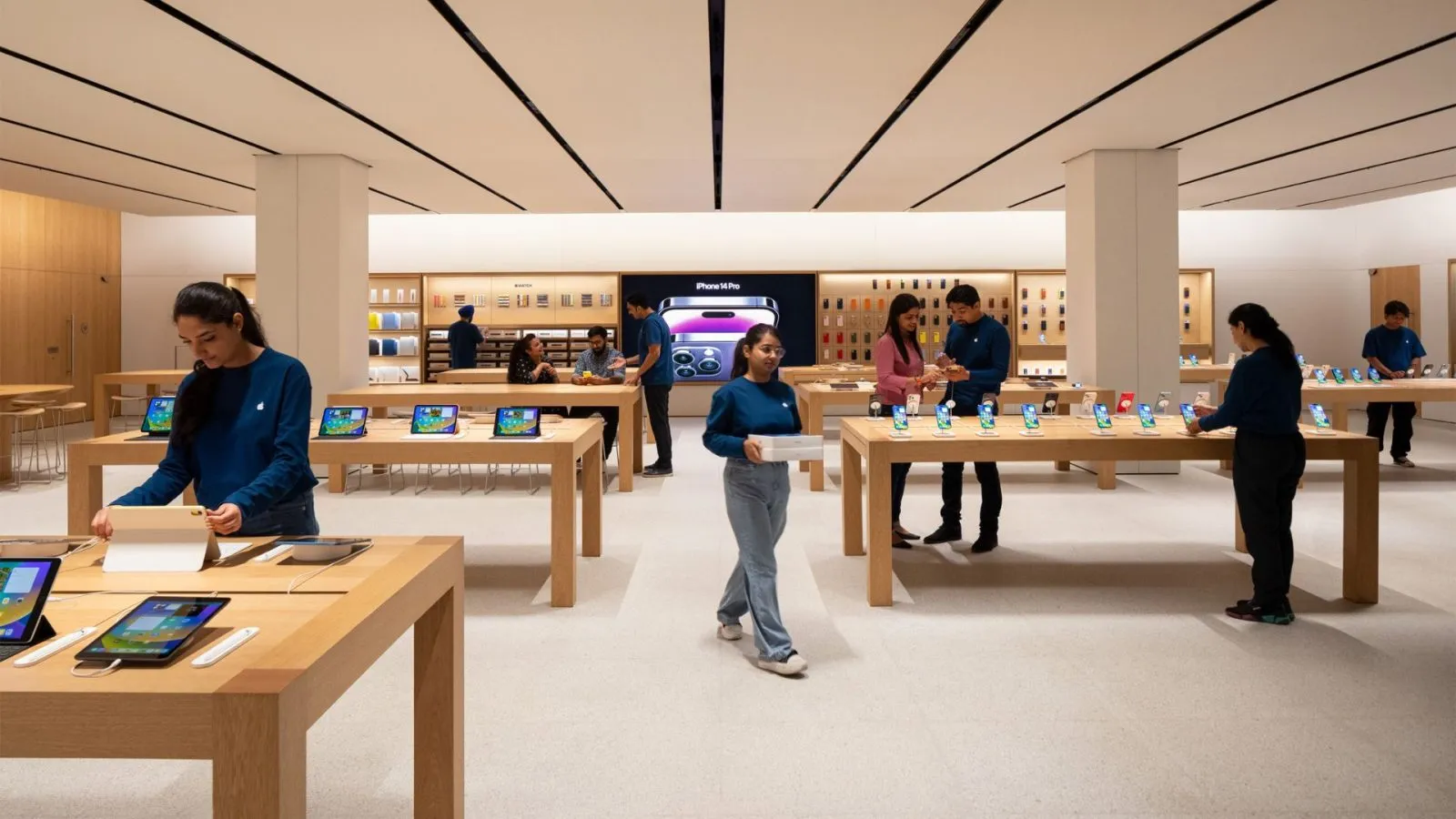 Apple iPhone Ultra: Strategic Analysis of the Luxury Shift