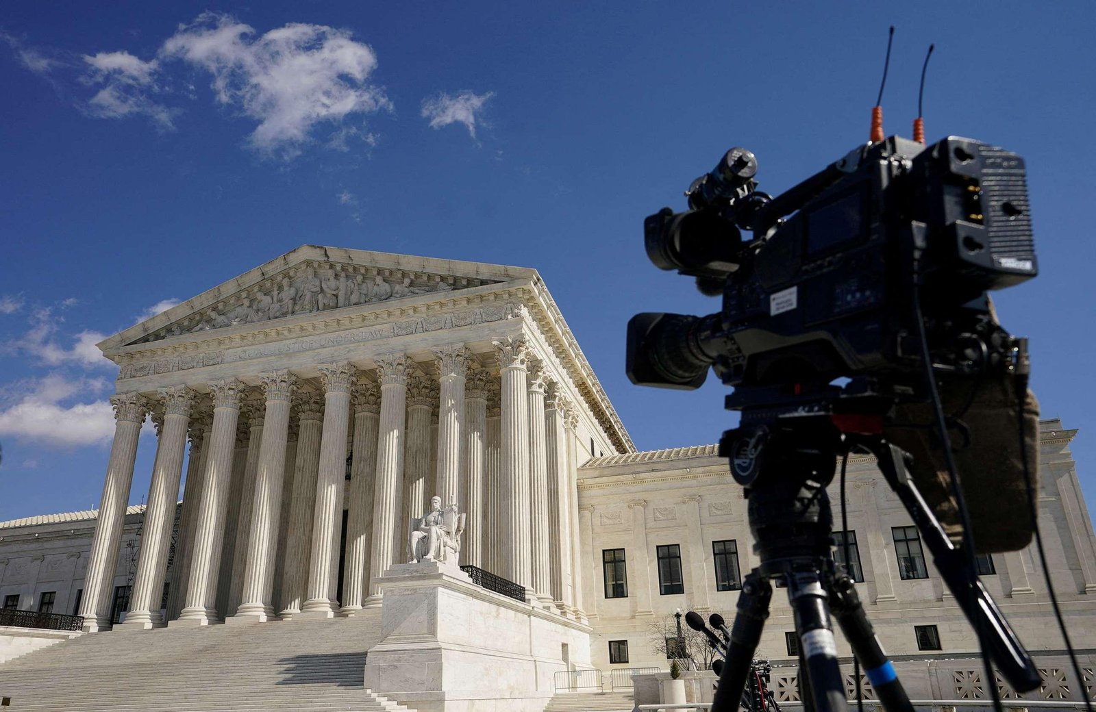 In sweeping decision, SCOTUS rules for Christian web designer's free speech rights over LGBTQ+ protections - ABC News
