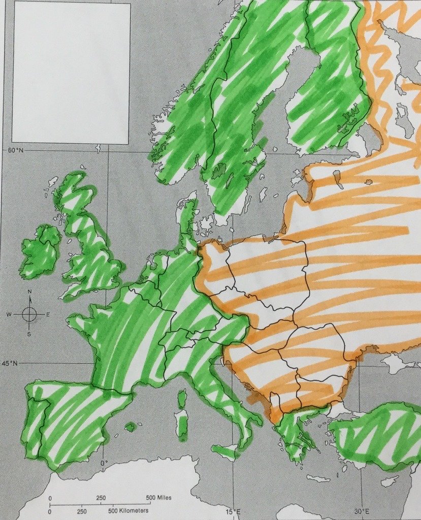 Map of Europe divided by the Iron Curtain