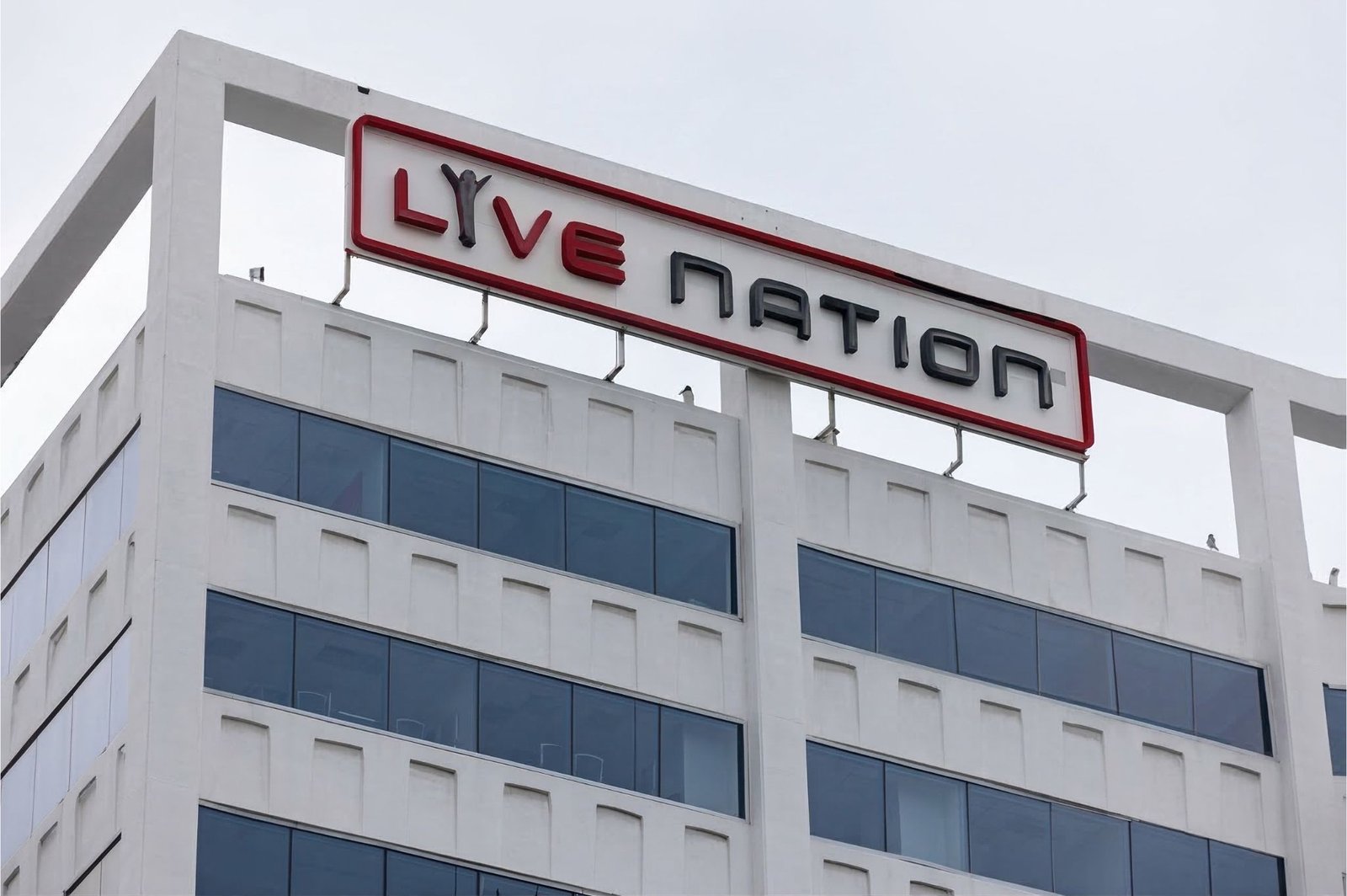 The Ultimate Guide to Ticketmaster: How to Buy Tickets, Fees, and More