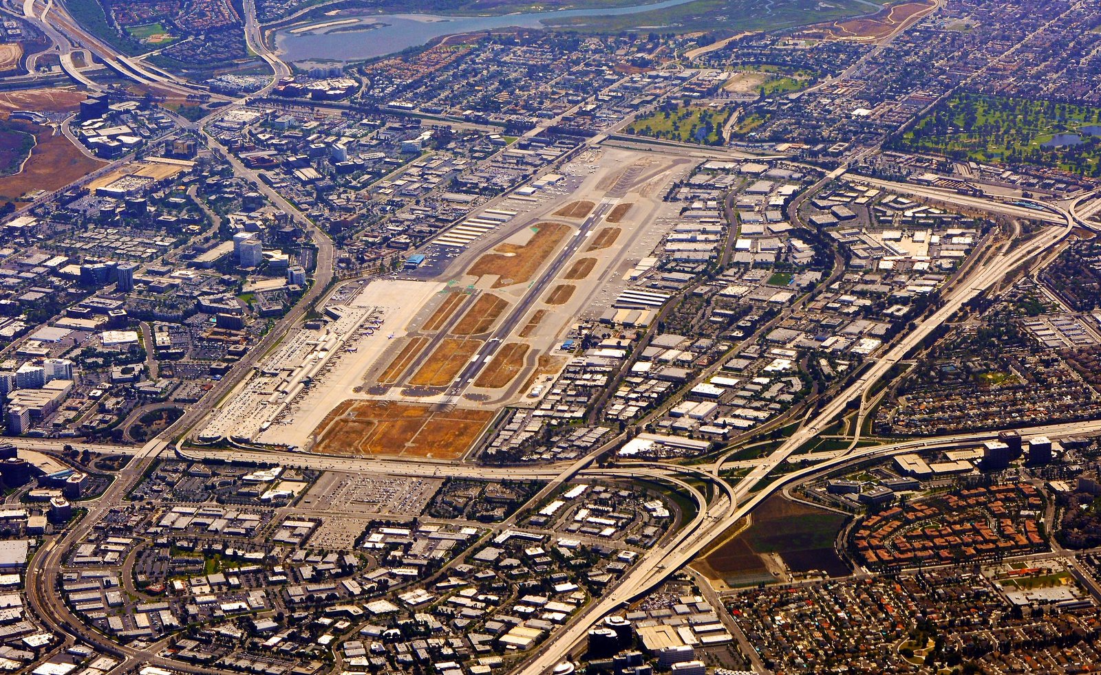 Understanding SNA: A Guide to John Wayne Airport Operations and Air Traffic Safety