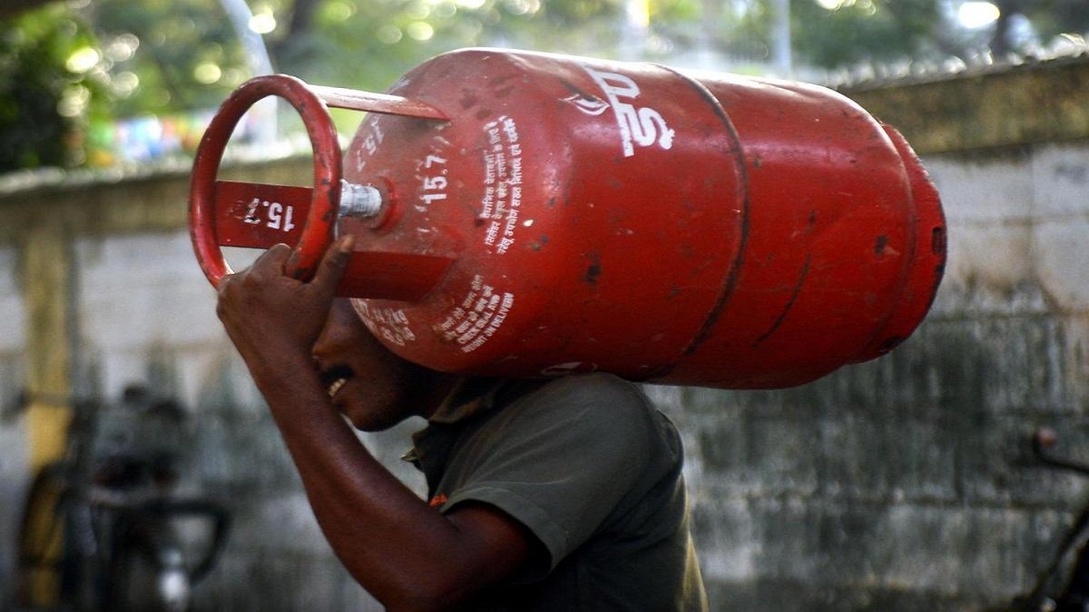 Indane Gas cylinder delivery in India
