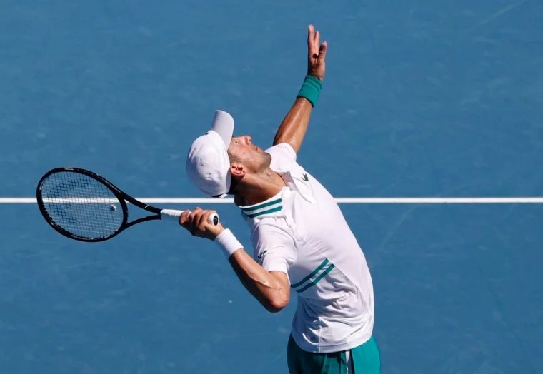 Novak Djokovic focused serve