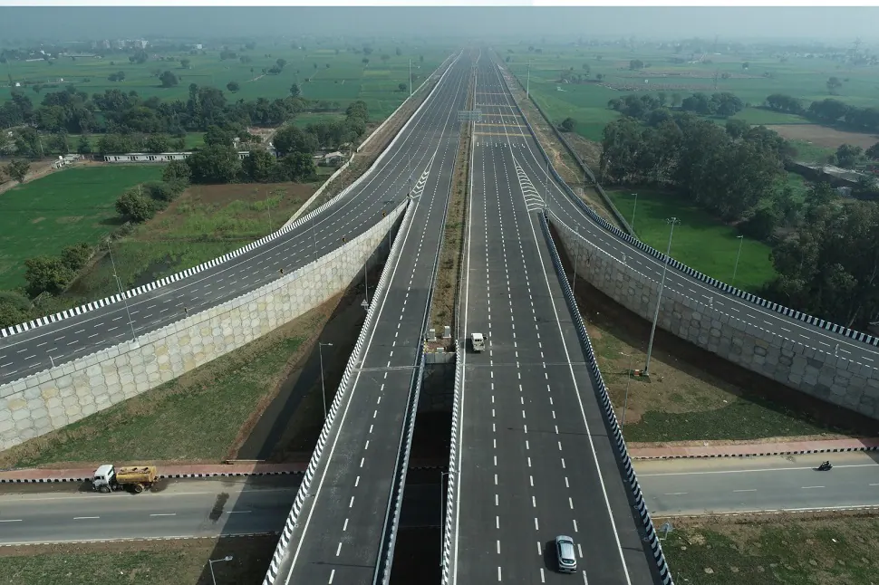 Modern highway infrastructure in Maharashtra