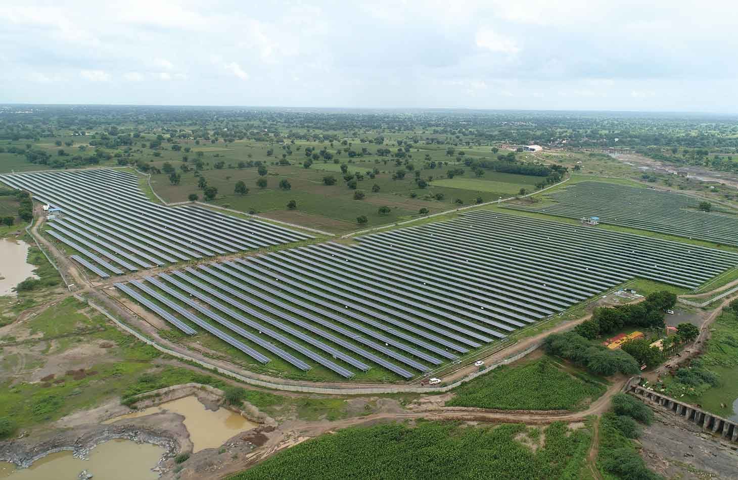 Solar power plants and green energy initiatives in Maharashtra