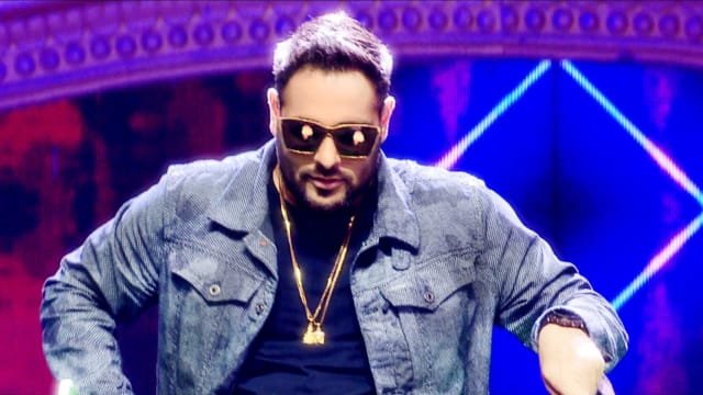 Badshah performing live
