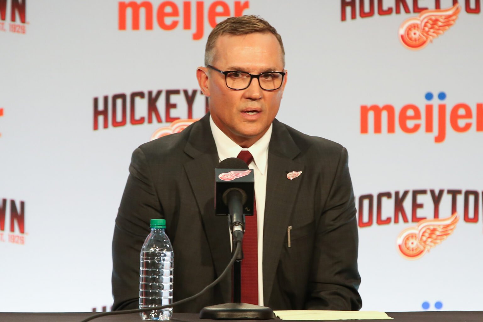 Steve Yzerman: Strategic Analysis of Hockey Leadership