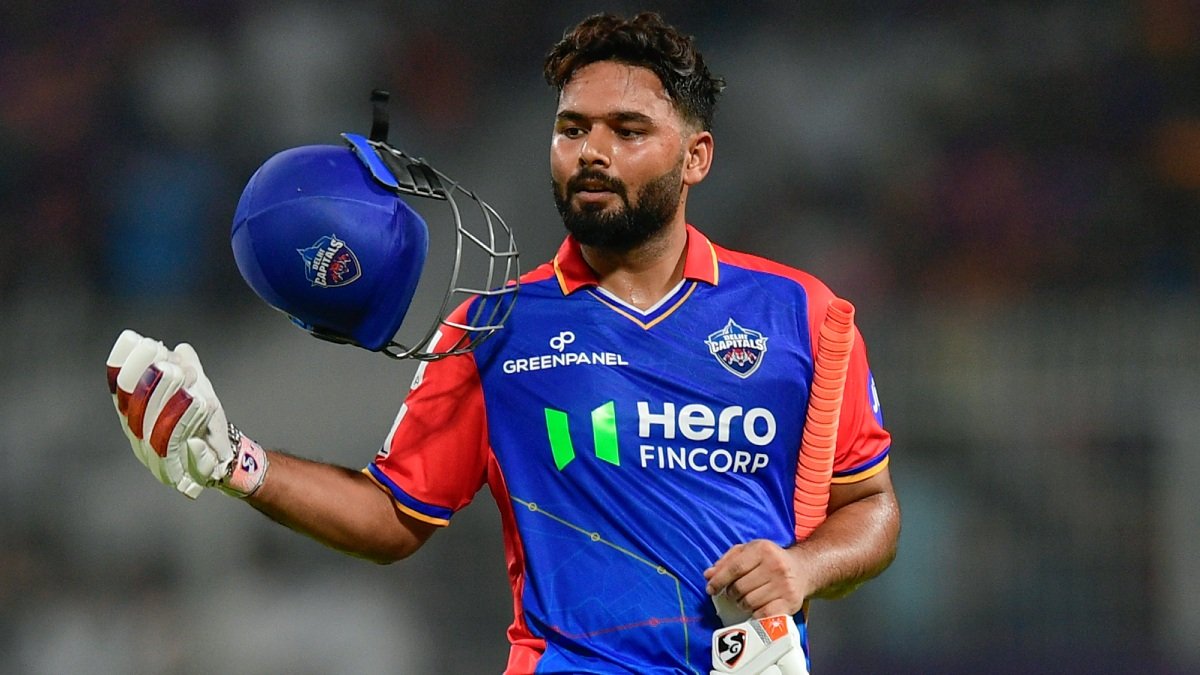 Rishabh Pant preparing for a match in the Lucknow Super Giants kit